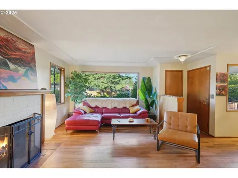 1915 SE 142nd Avenue Portland OR 97233