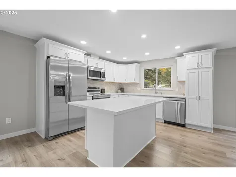 2709 E Walnut Avenue Newberg OR 97132