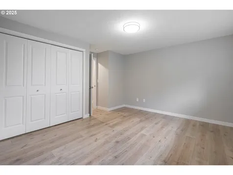 2709 E Walnut Avenue Newberg OR 97132