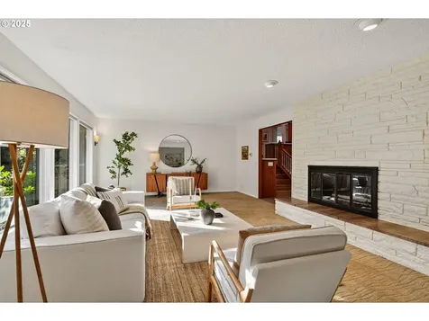 6744 SW Raleighwood Way Portland OR 97225