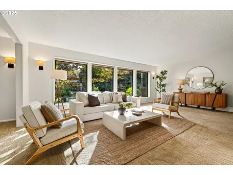 6744 SW Raleighwood Way Portland OR 97225