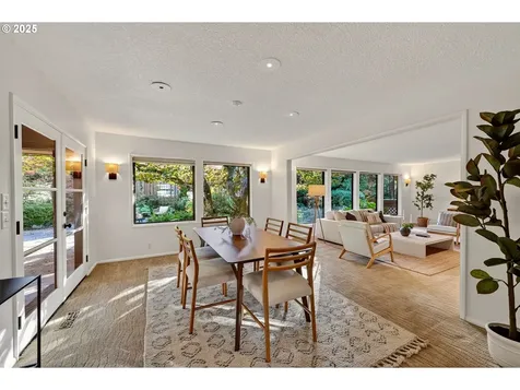 6744 SW Raleighwood Way Portland OR 97225
