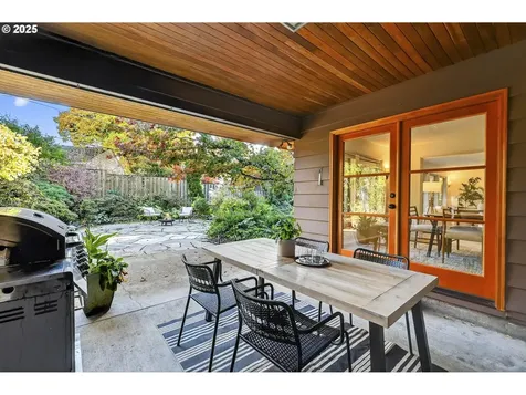 6744 SW Raleighwood Way Portland OR 97225