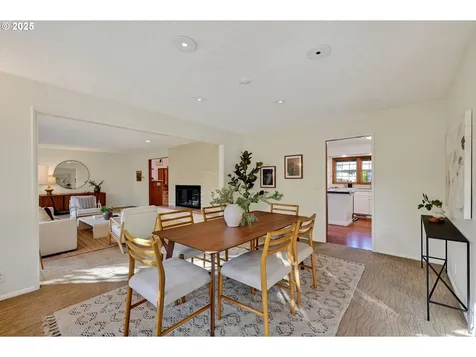 6744 SW Raleighwood Way Portland OR 97225