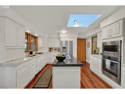 6744 SW Raleighwood Way Portland OR 97225