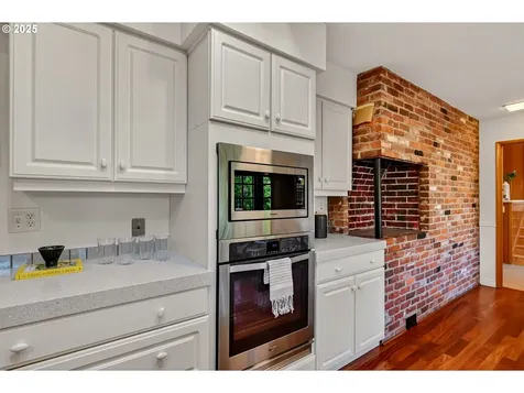 6744 SW Raleighwood Way Portland OR 97225