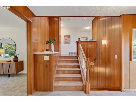 6744 SW Raleighwood Way Portland OR 97225