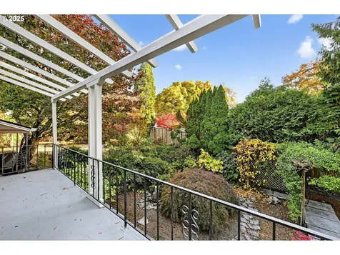 6744 SW Raleighwood Way Portland OR 97225