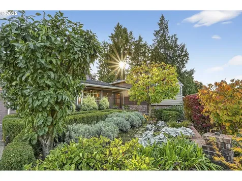 6744 SW Raleighwood Way Portland OR 97225