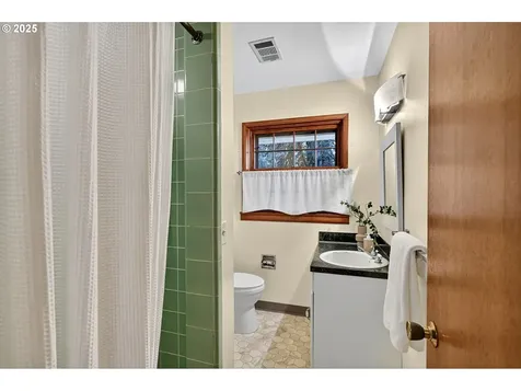 6744 SW Raleighwood Way Portland OR 97225