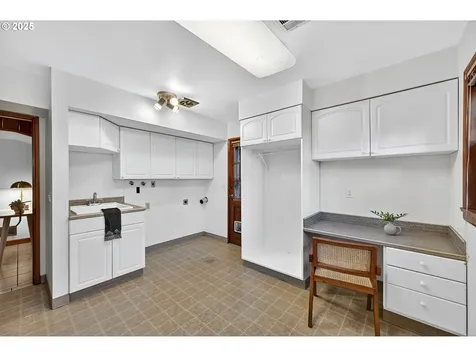 6744 SW Raleighwood Way Portland OR 97225