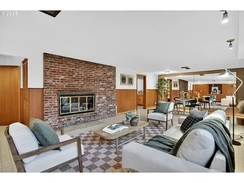 6744 SW Raleighwood Way Portland OR 97225