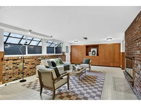 6744 SW Raleighwood Way Portland OR 97225