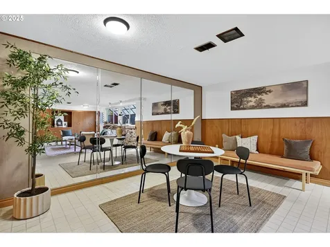 6744 SW Raleighwood Way Portland OR 97225
