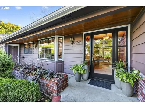 6744 SW Raleighwood Way Portland OR 97225