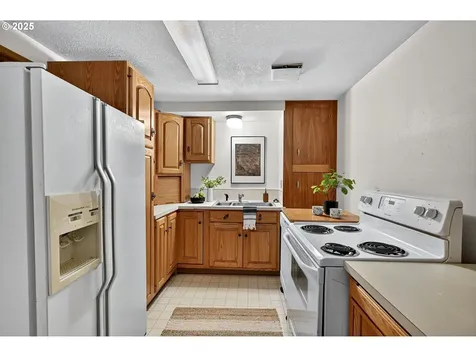 6744 SW Raleighwood Way Portland OR 97225