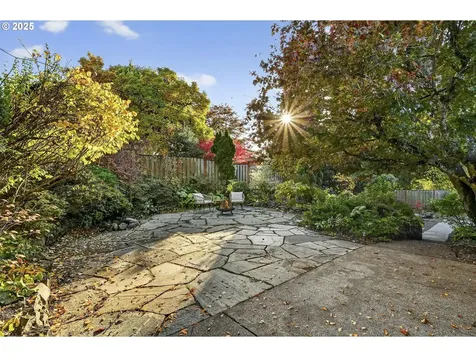 6744 SW Raleighwood Way Portland OR 97225
