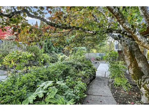 6744 SW Raleighwood Way Portland OR 97225