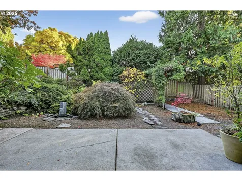6744 SW Raleighwood Way Portland OR 97225