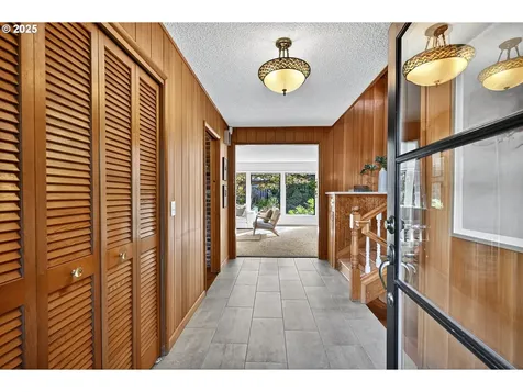 6744 SW Raleighwood Way Portland OR 97225
