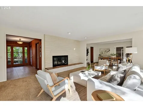 6744 SW Raleighwood Way Portland OR 97225