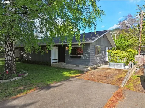 705 NE Church Place White Salmon WA 98672