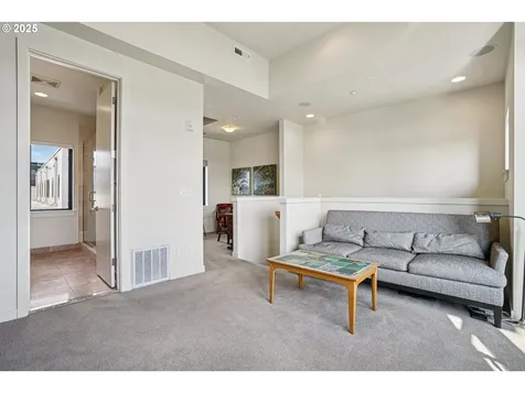 1740 NW Riverscape Street Portland OR 97209