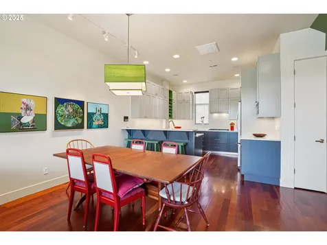 1740 NW Riverscape Street Portland OR 97209