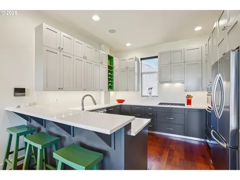 1740 NW Riverscape Street Portland OR 97209