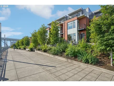 1740 NW Riverscape Street Portland OR 97209