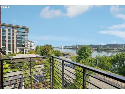 1740 NW Riverscape Street Portland OR 97209