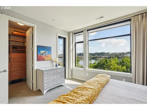 1740 NW Riverscape Street Portland OR 97209