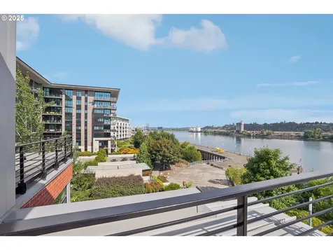 1740 NW Riverscape Street Portland OR 97209