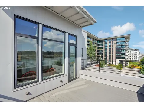 1740 NW Riverscape Street Portland OR 97209