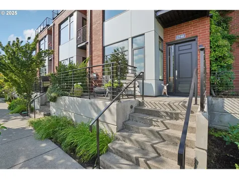 1740 NW Riverscape Street Portland OR 97209