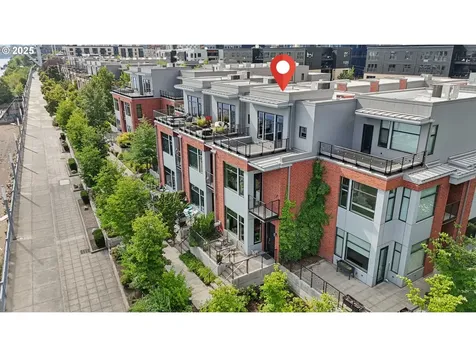 1740 NW Riverscape Street Portland OR 97209