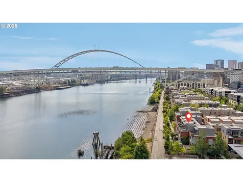 1740 NW Riverscape Street Portland OR 97209