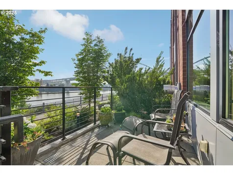 1740 NW Riverscape Street Portland OR 97209