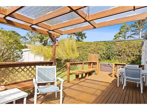 2645 NW Lee Avenue Lincoln City OR 97367
