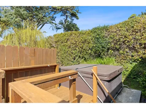 2645 NW Lee Avenue Lincoln City OR 97367