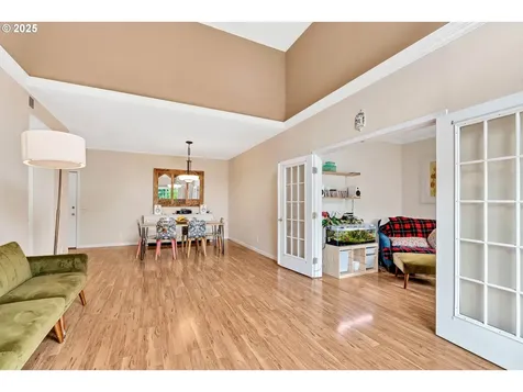 4320 S Corbett Avenue Portland OR 97239