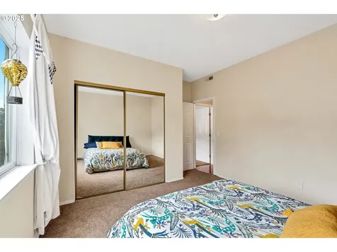 4320 S Corbett Avenue Portland OR 97239