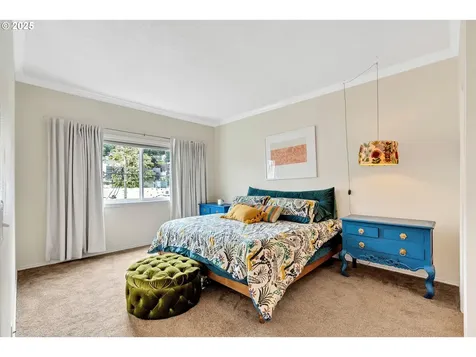 4320 S Corbett Avenue Portland OR 97239
