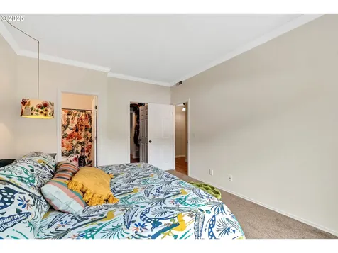 4320 S Corbett Avenue Portland OR 97239