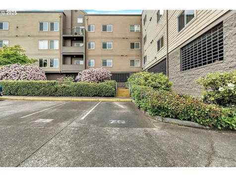 4320 S Corbett Avenue Portland OR 97239