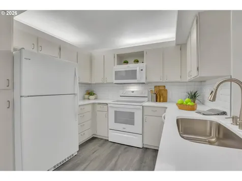 5063 SW Foothills Drive Lake Oswego OR 97034