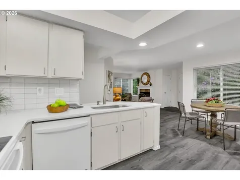 5063 SW Foothills Drive Lake Oswego OR 97034