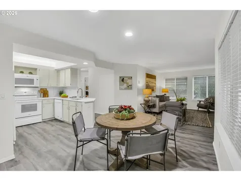 5063 SW Foothills Drive Lake Oswego OR 97034