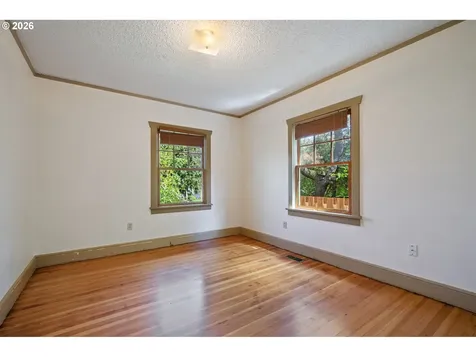 1516 N Winchell Street Portland OR 97217