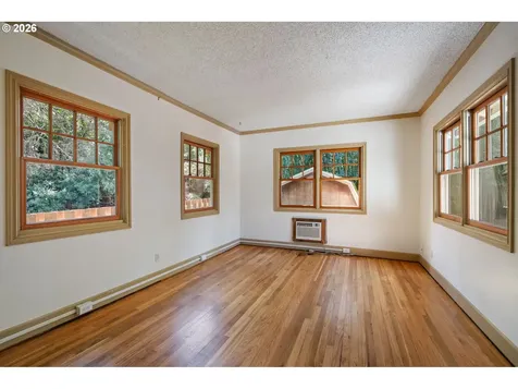 1516 N Winchell Street Portland OR 97217